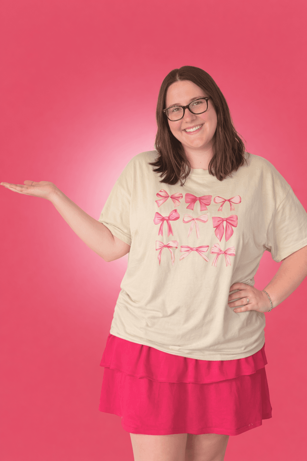 Portrait of Kamrie Sippel with hand extended